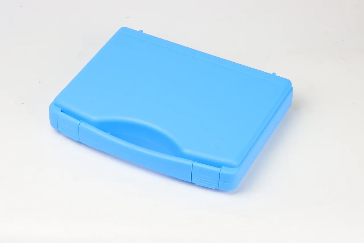 Washing a Case After Sea Use: Salt and Hardware