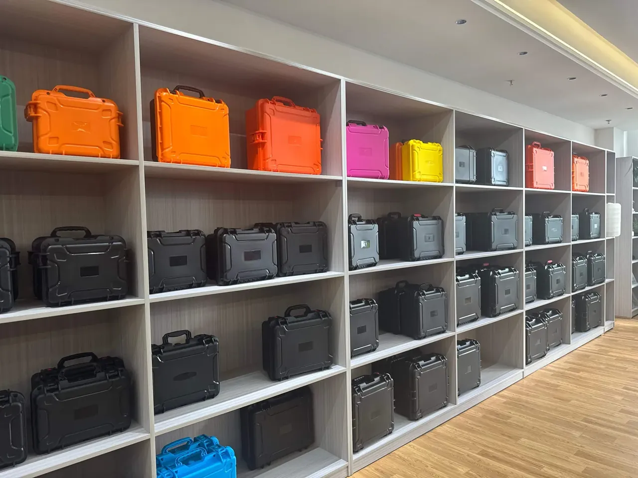 Travel Case Production: Shell Forming, Wheels, Handle Test